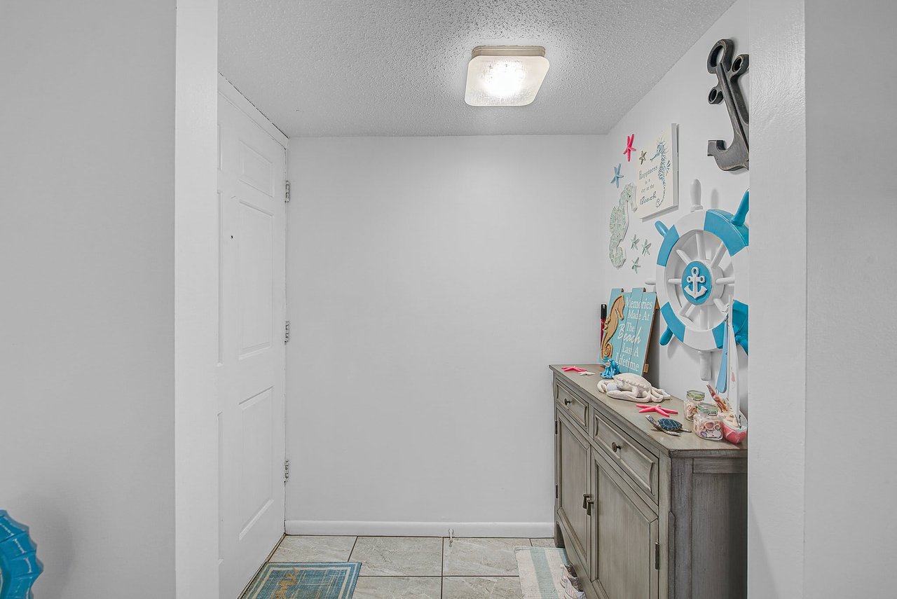 10280 Imperial Point Dr W, #20, Largo, FL 33774