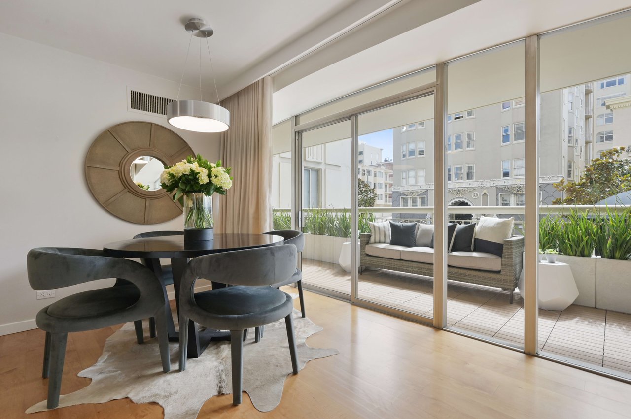Large Condo & Terrace at 2200 Pacific