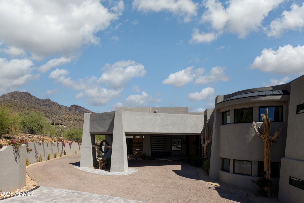 10315 E Calle De Las Brisas
