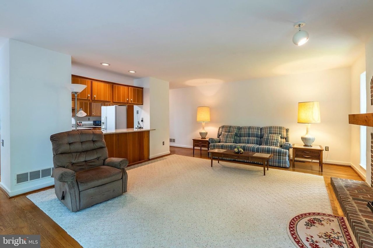 309 VALLEY PL