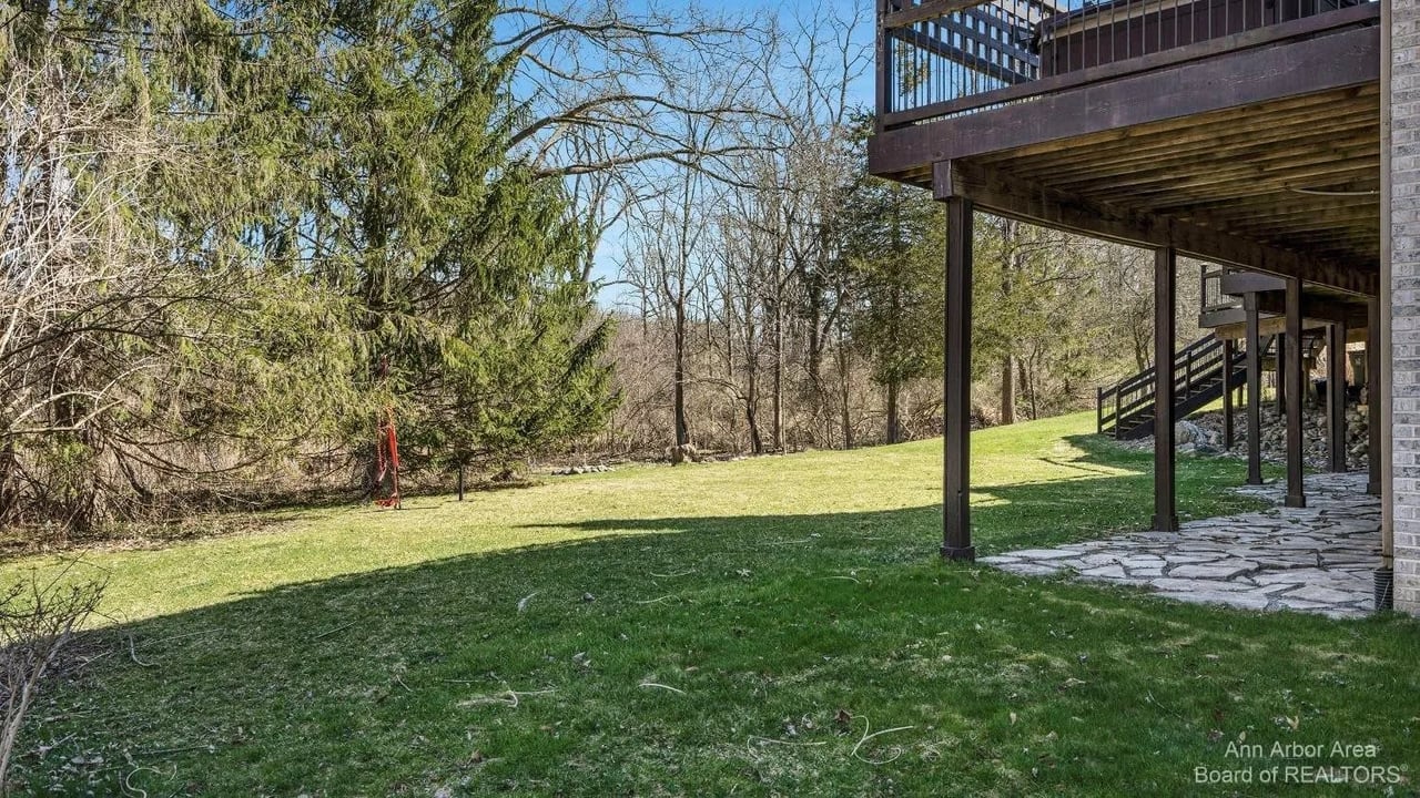 2566 Thornapple Drive, Ann Arbor, MI 48103