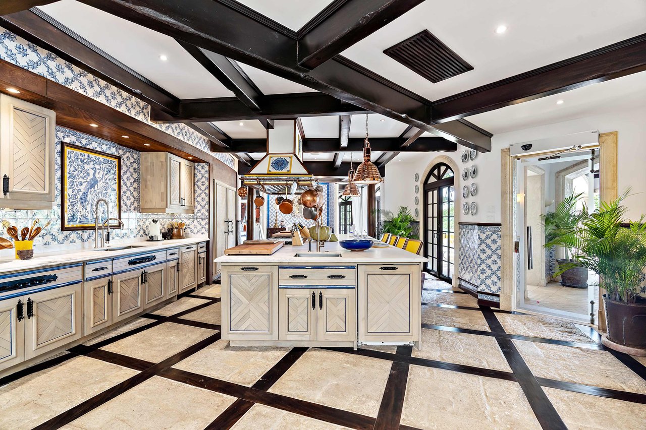 27 Cartagena | Unique Luxury Beachfront Home