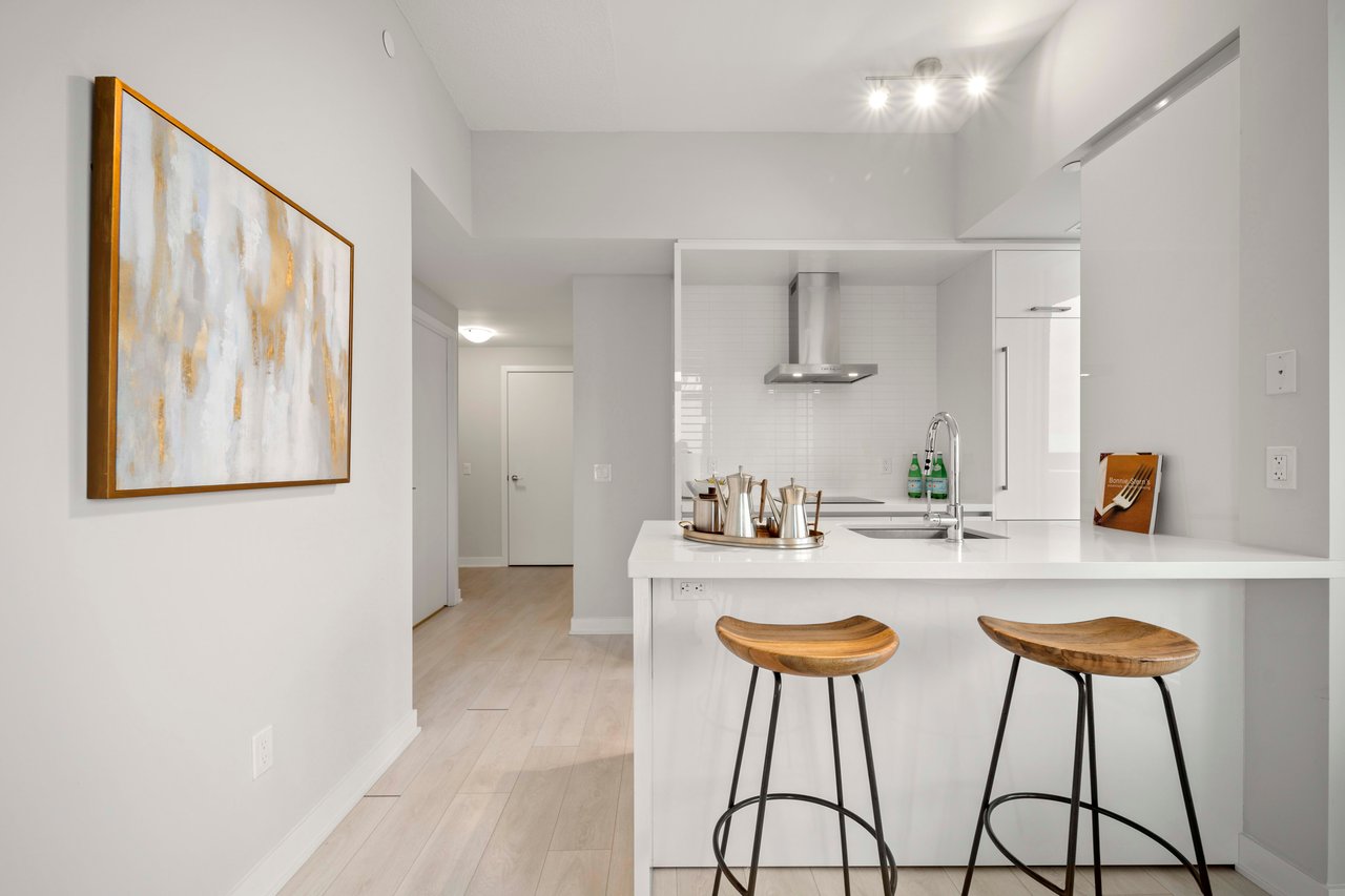 2221 Yonge Street Suite 2909