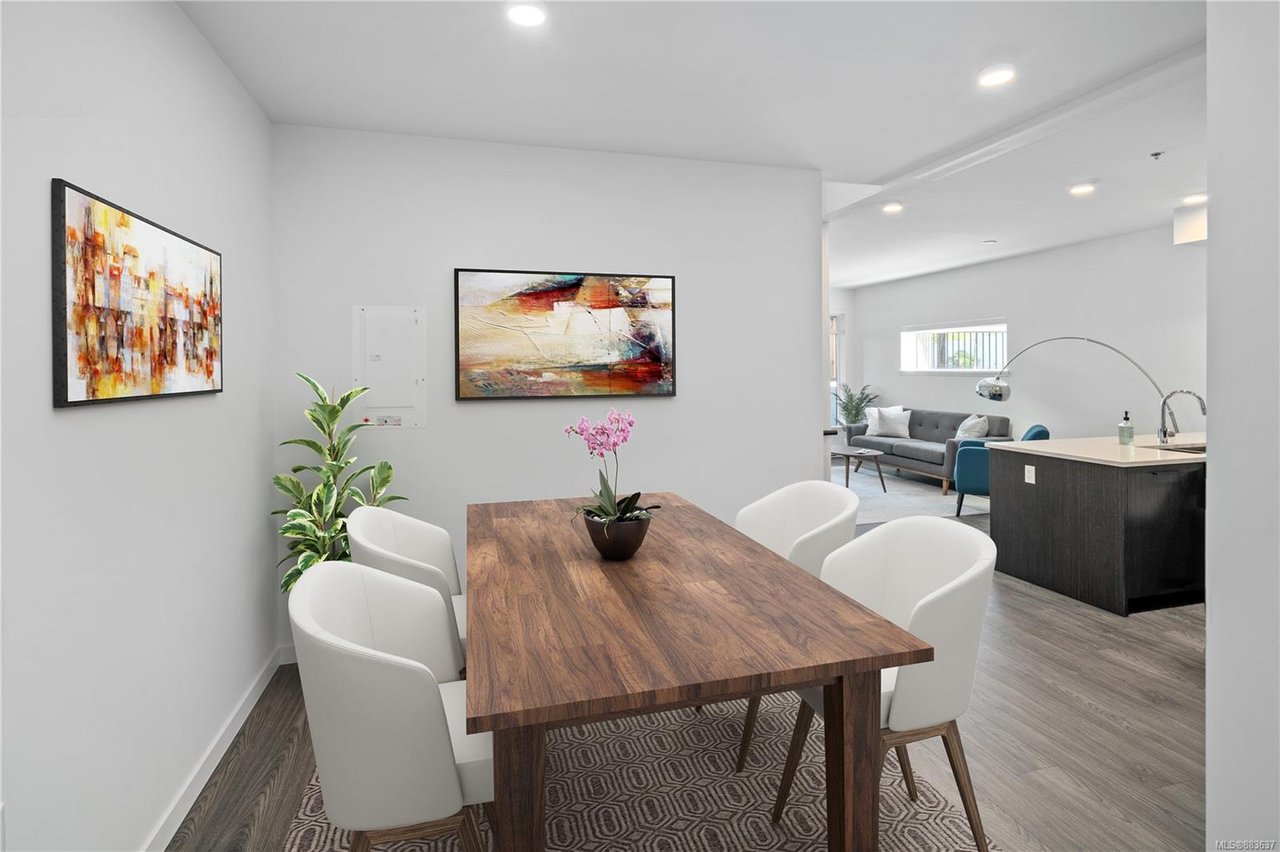 101-7162 W Saanich Rd