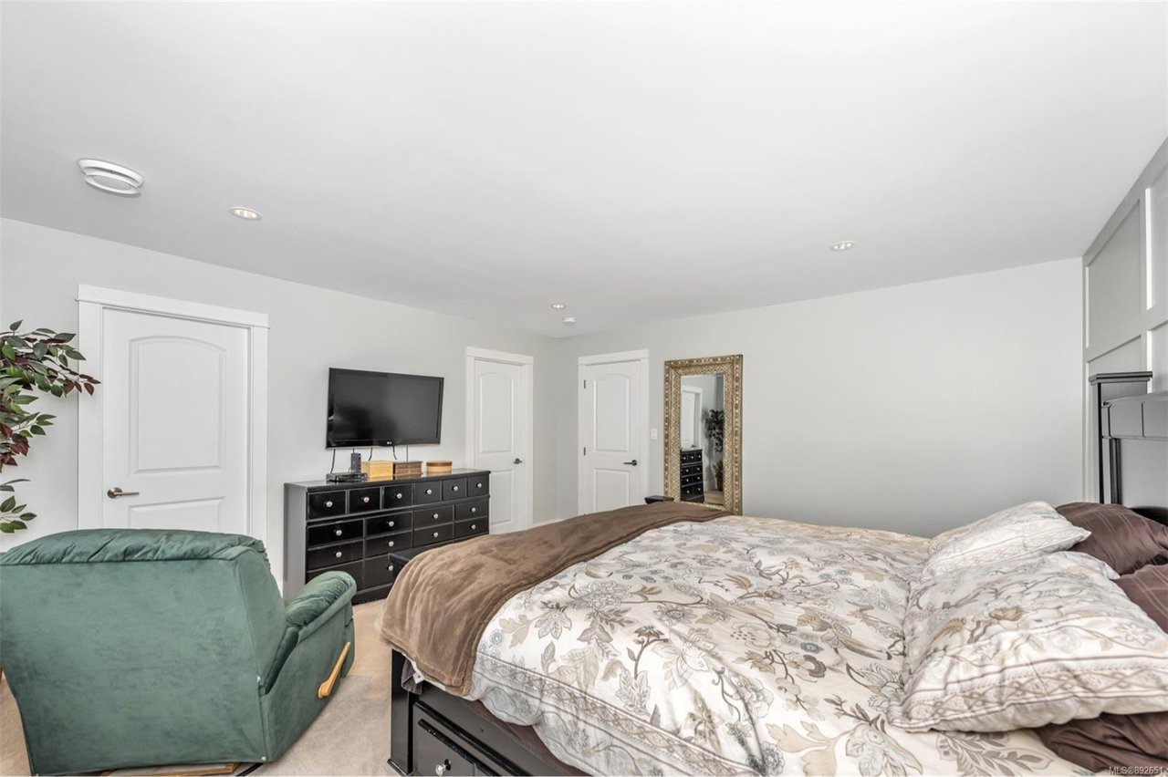 3457 Hopwood Pl
