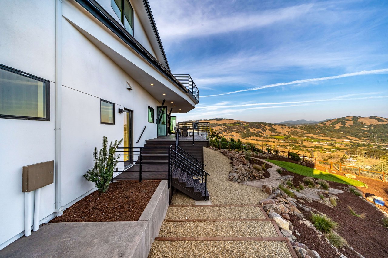 3927 Rincon Ridge Drive