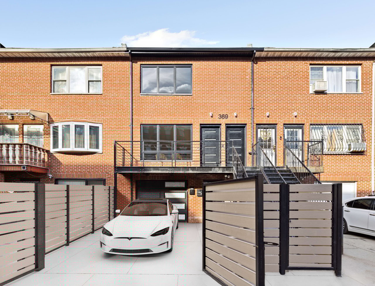 369 Kosciuszko St