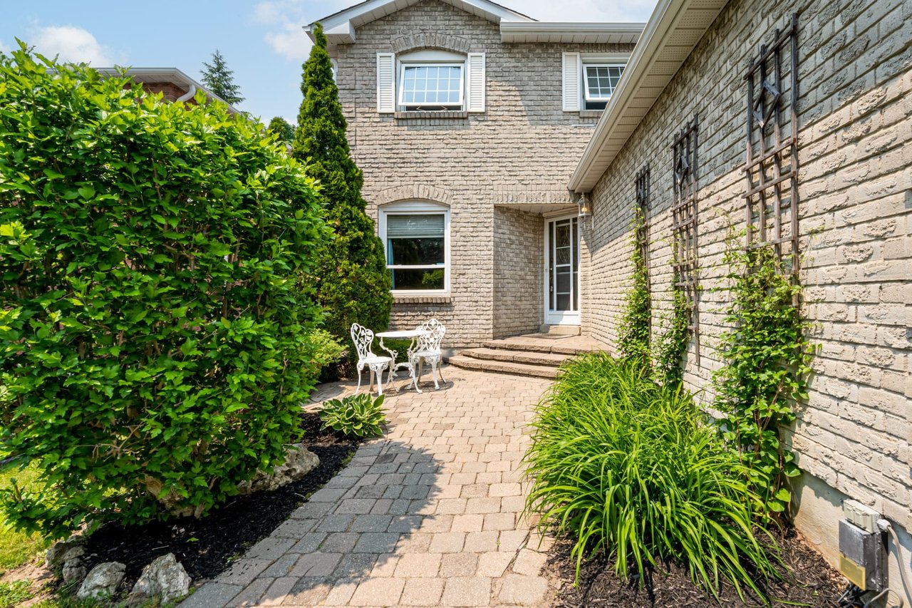 74 Penny Cres