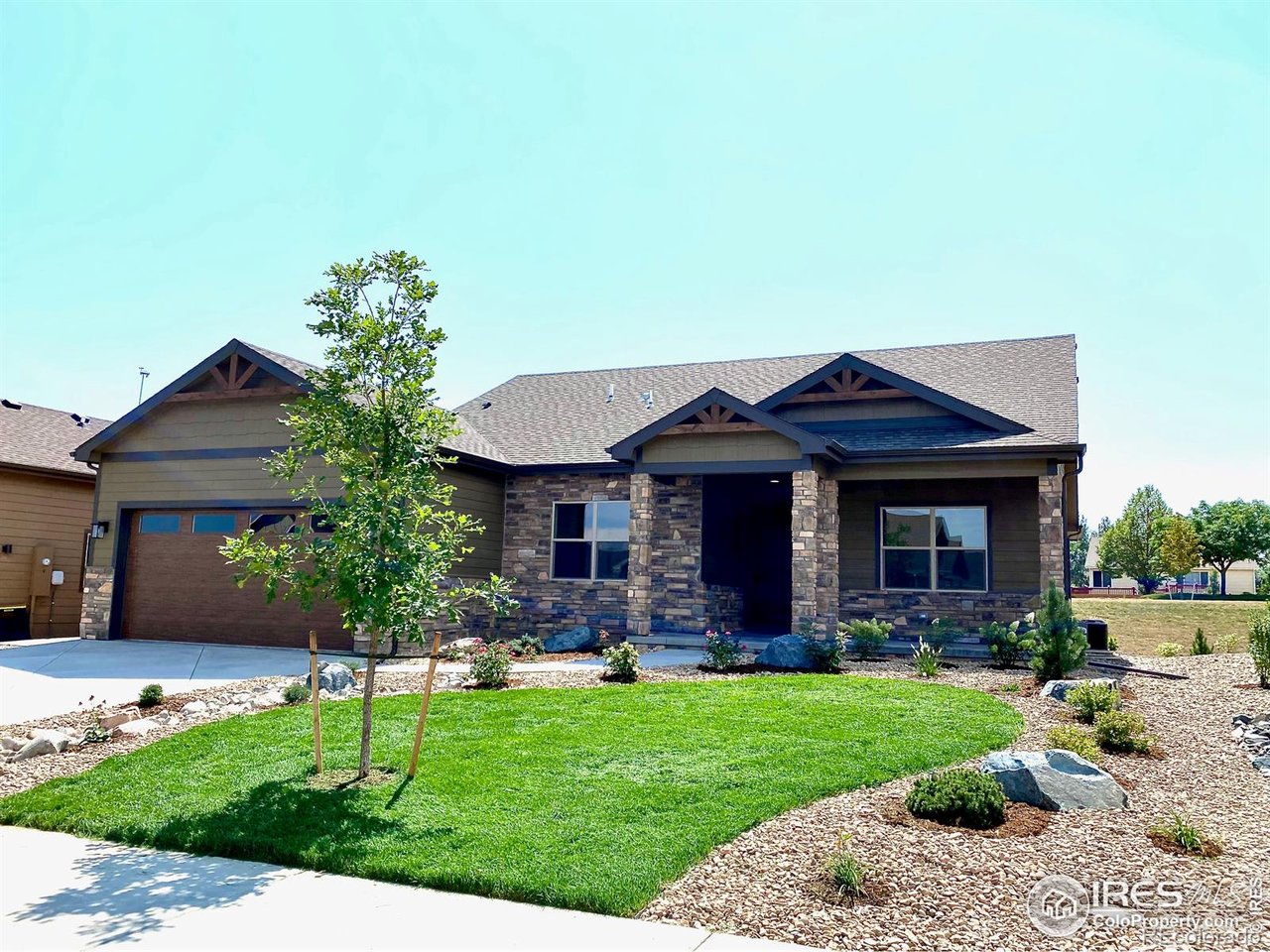 3692 Saguaro Dr