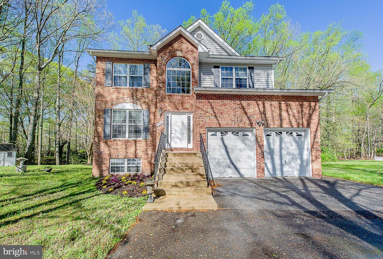 1464 Tana Ln