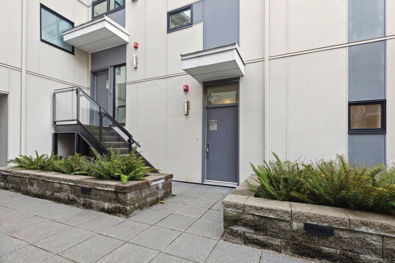 315-9350 University High St