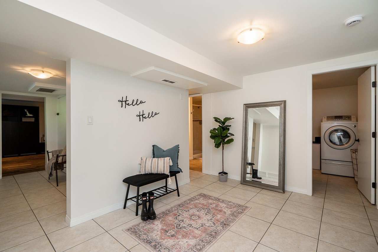 949 Fresno Pl
