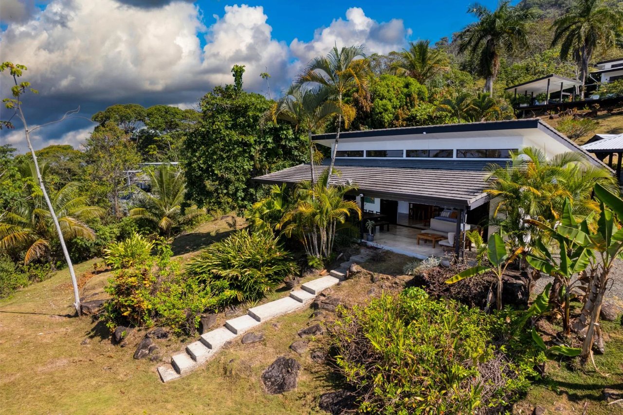 Private Four Villa Estate, Dominical, Puntarenas