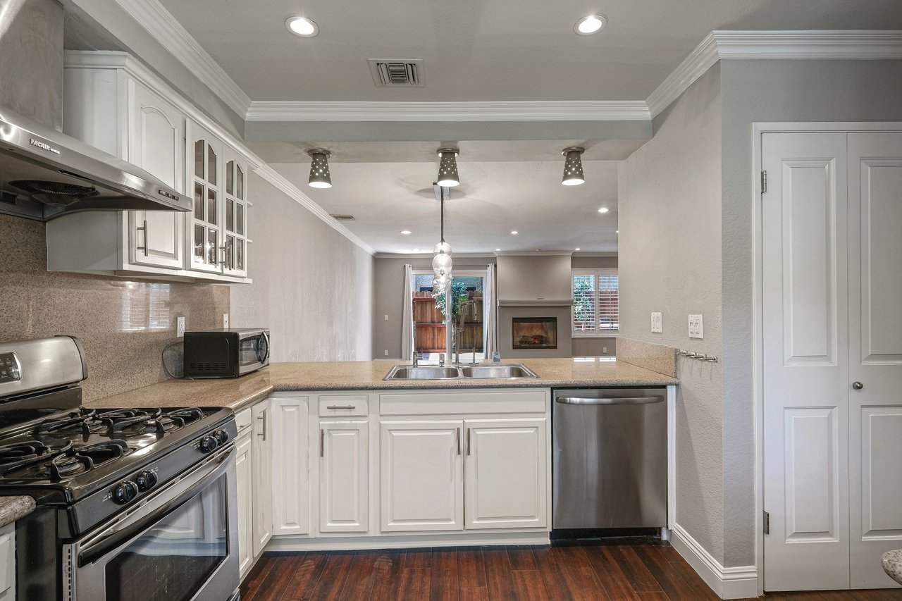 2022 Delaware Avenue Unit: 4
