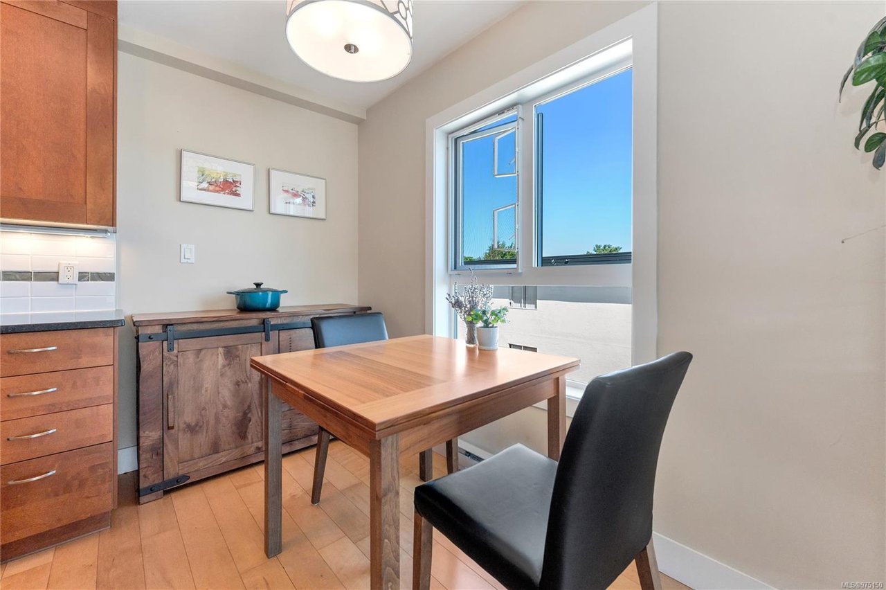 304-2515 Dowler Pl