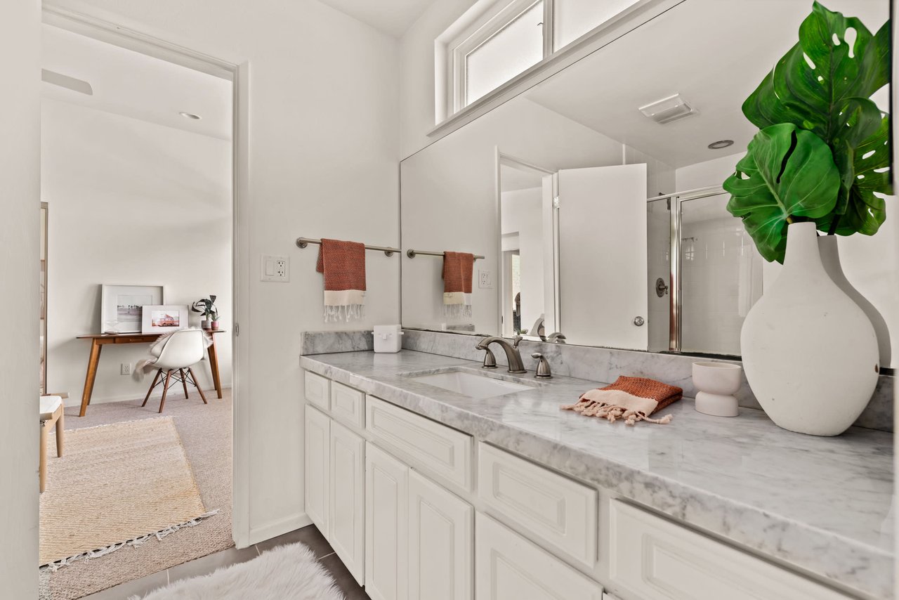 5330 Dubois Ave