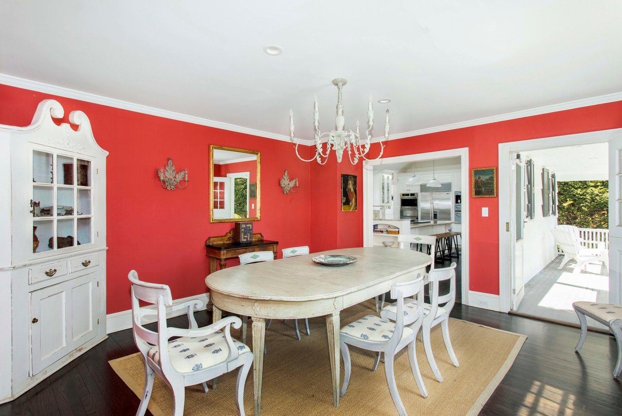 COLONIAL IN PRIME LOCATION