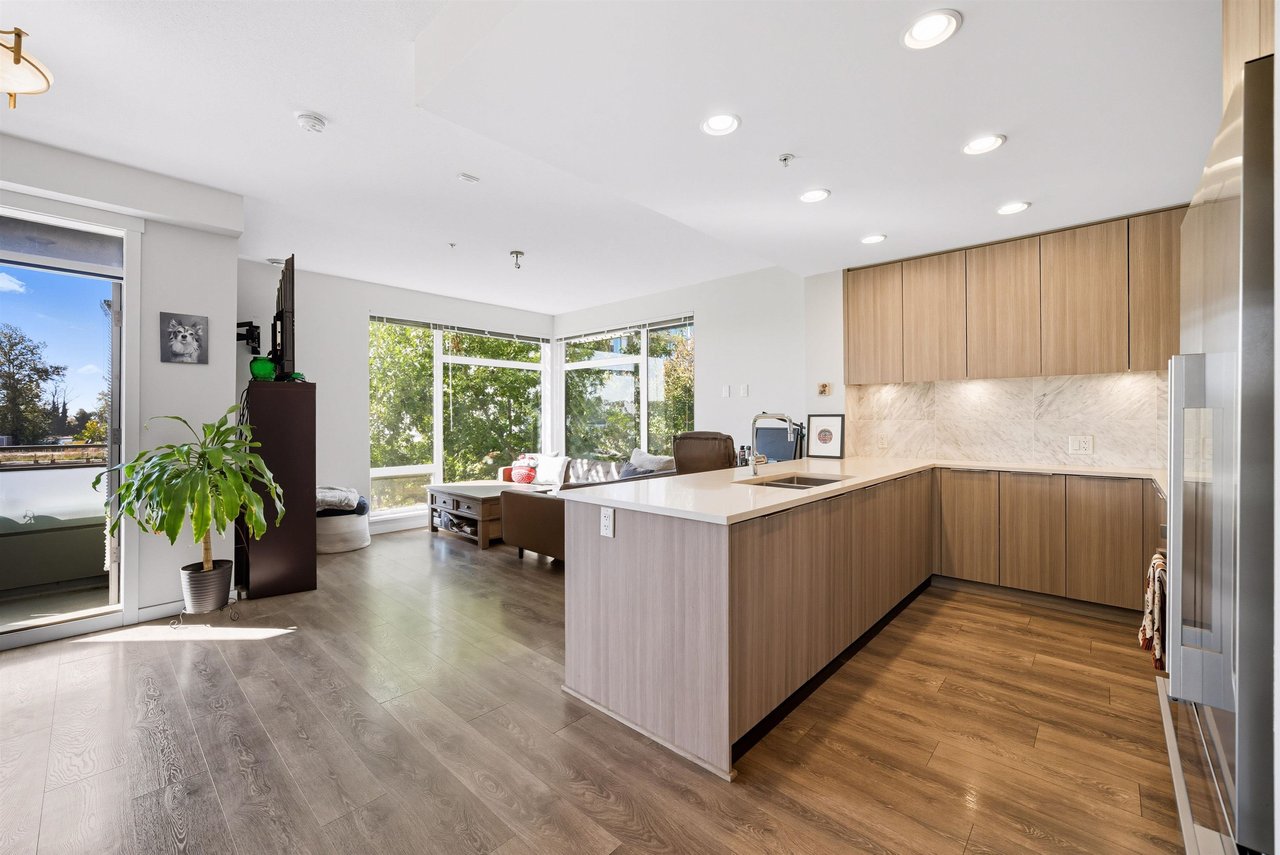 207-3289 Riverwalk Ave
