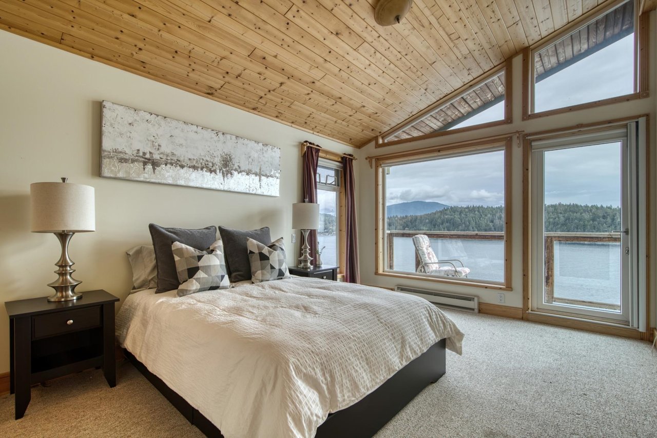 280 Arbutus Reach Rd