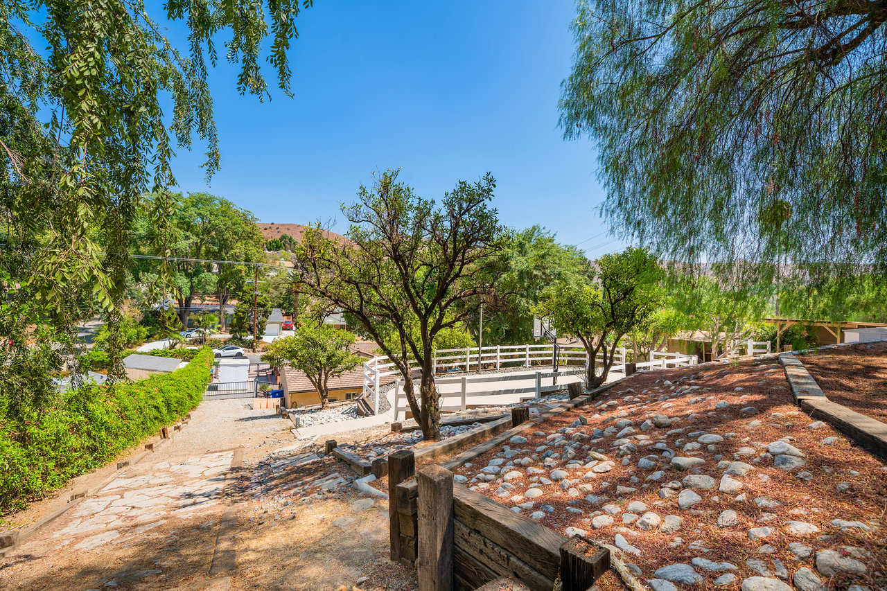 A Lil Bit O' Country in Shadow Hills * SOLD at full price
