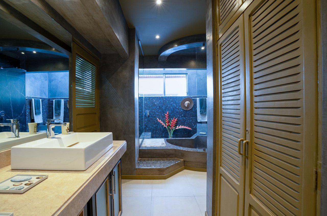 Designer Estate With Sauna, Escazu, San Jose