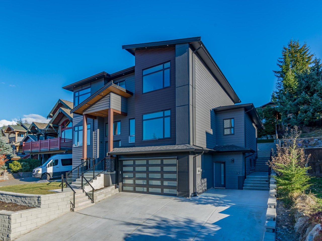 1066 Jay Cres