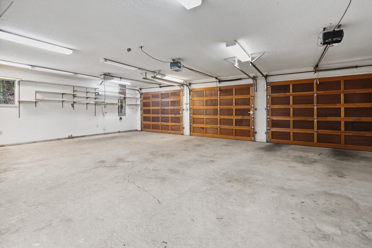 14324 25 Ave