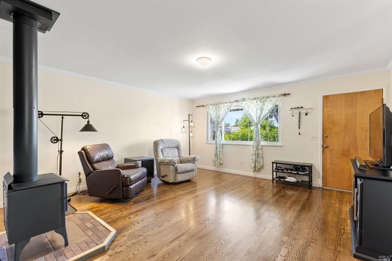 330 Lucas Cir