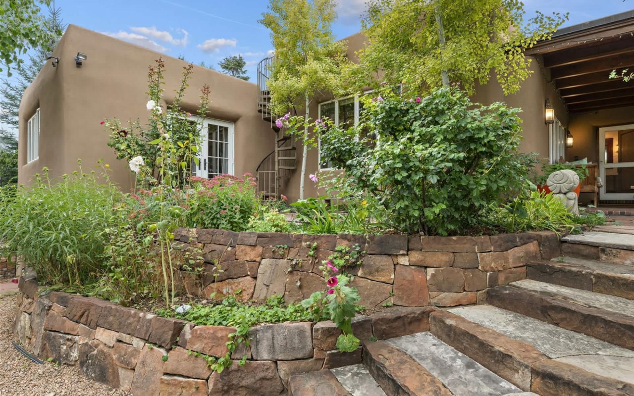 What to Consider When Eyeing a Charming Home in a Historic District