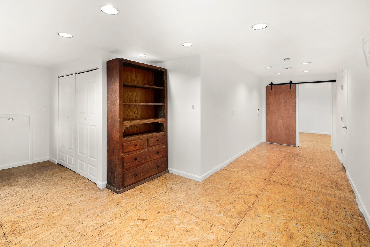65 Pine Ave 
