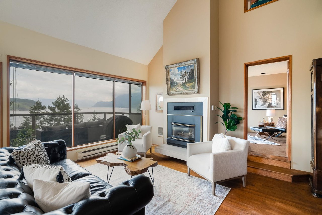 8595 Ansell Pl