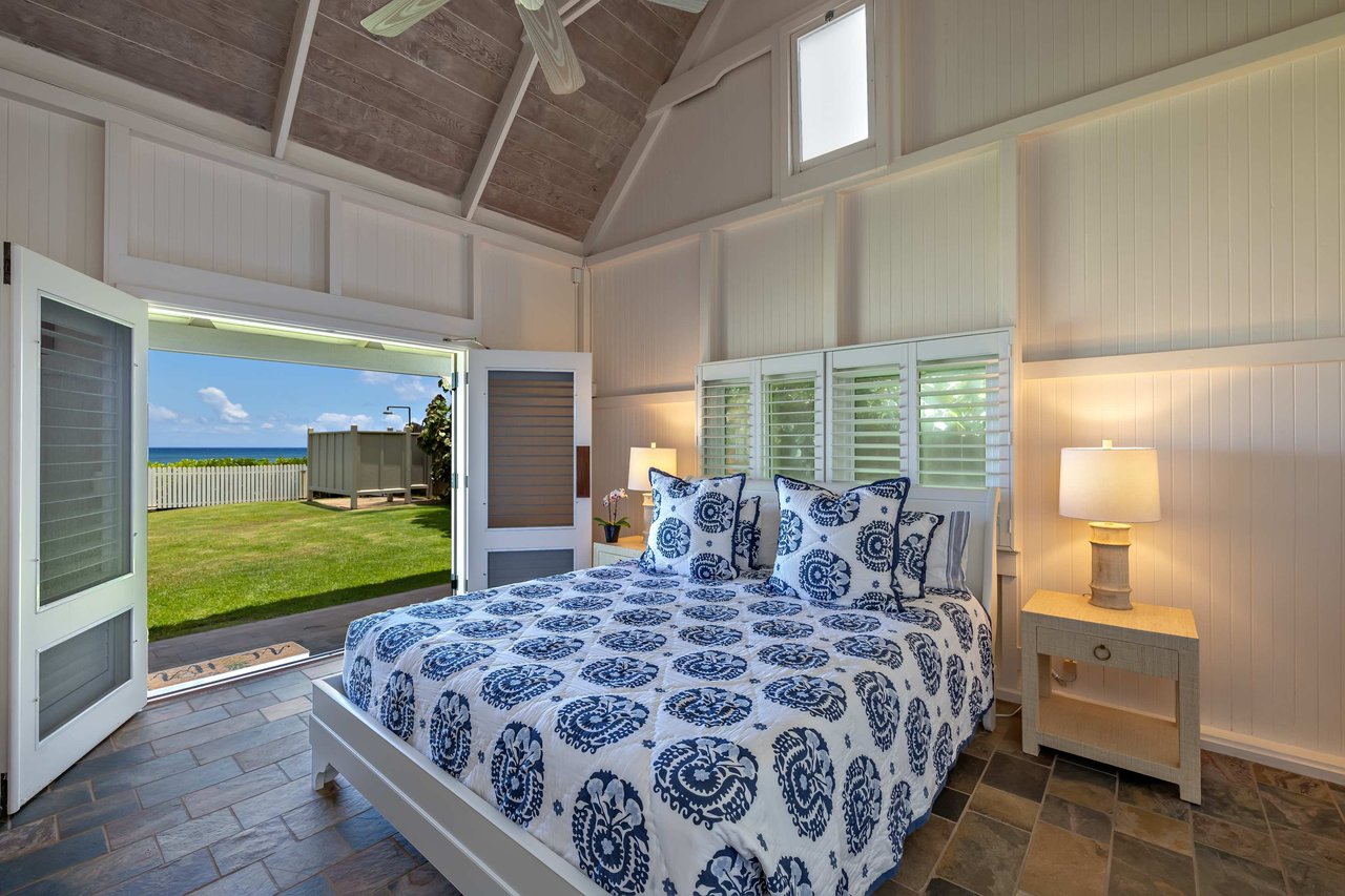 Waialua Beachfront Cottage