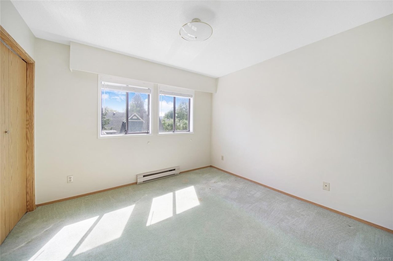 205-1252 Pandora Ave