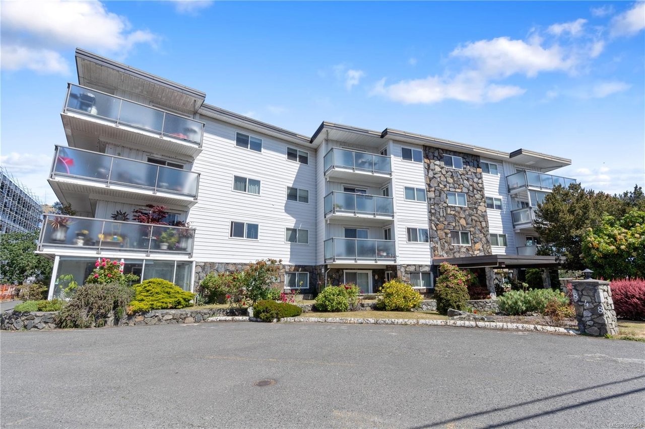 303-848 Esquimalt Rd, Esquimalt