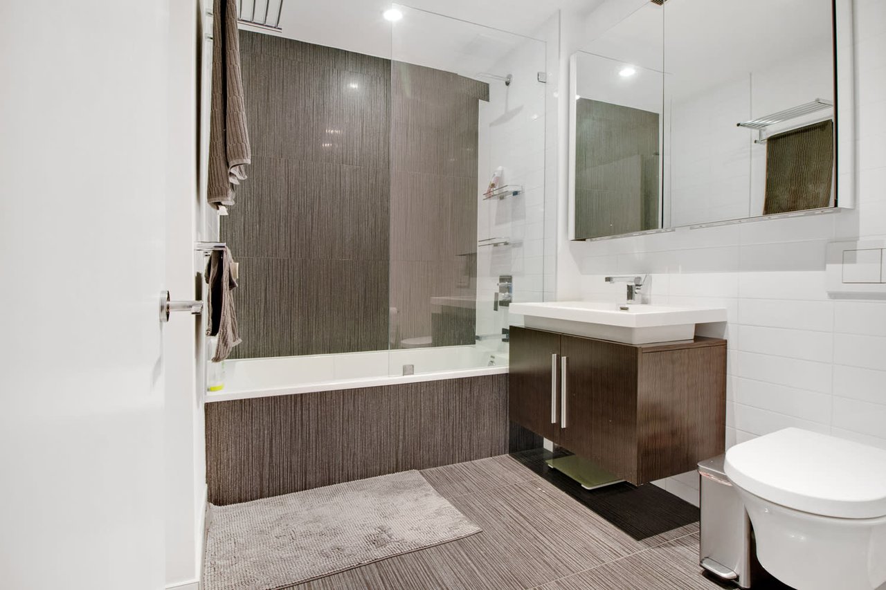 618 Washington Ave, Unit 302