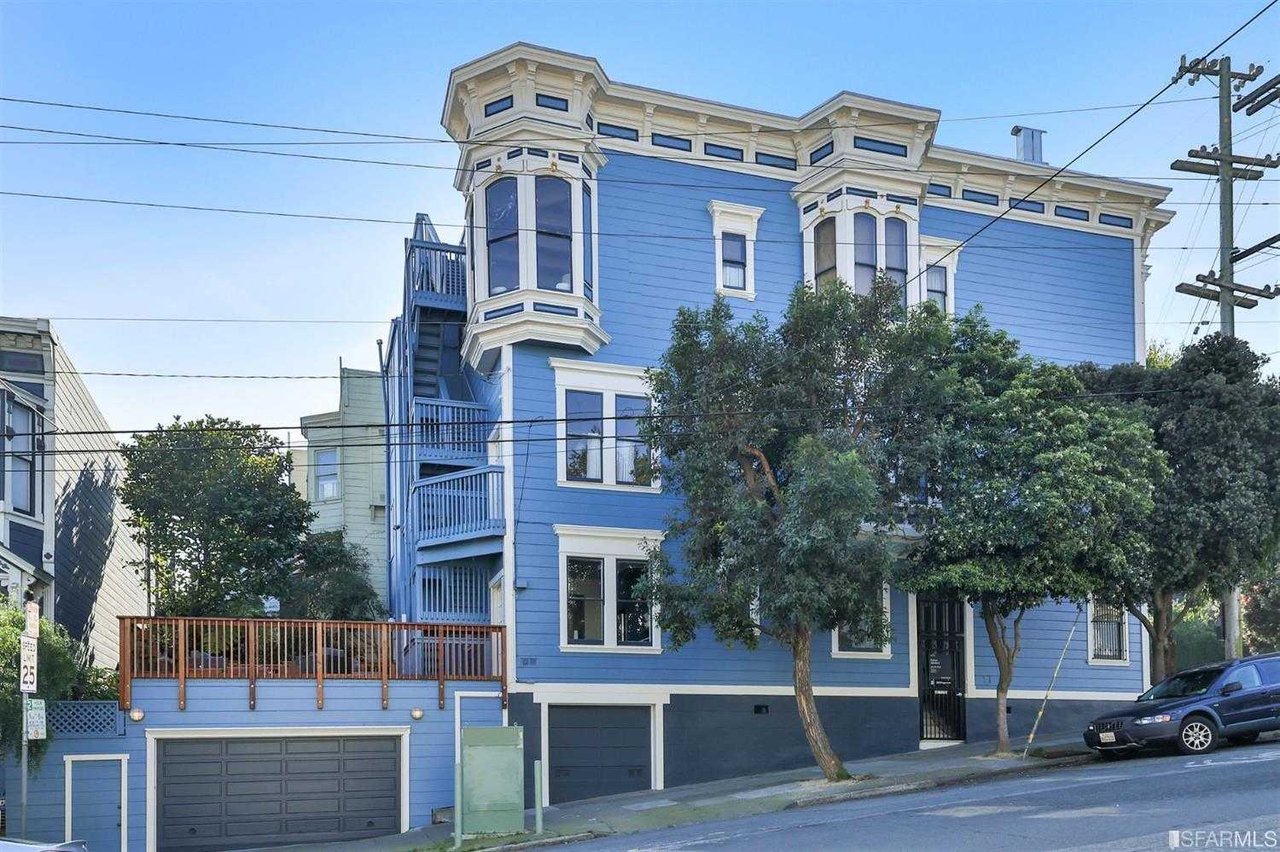 1085 Page St