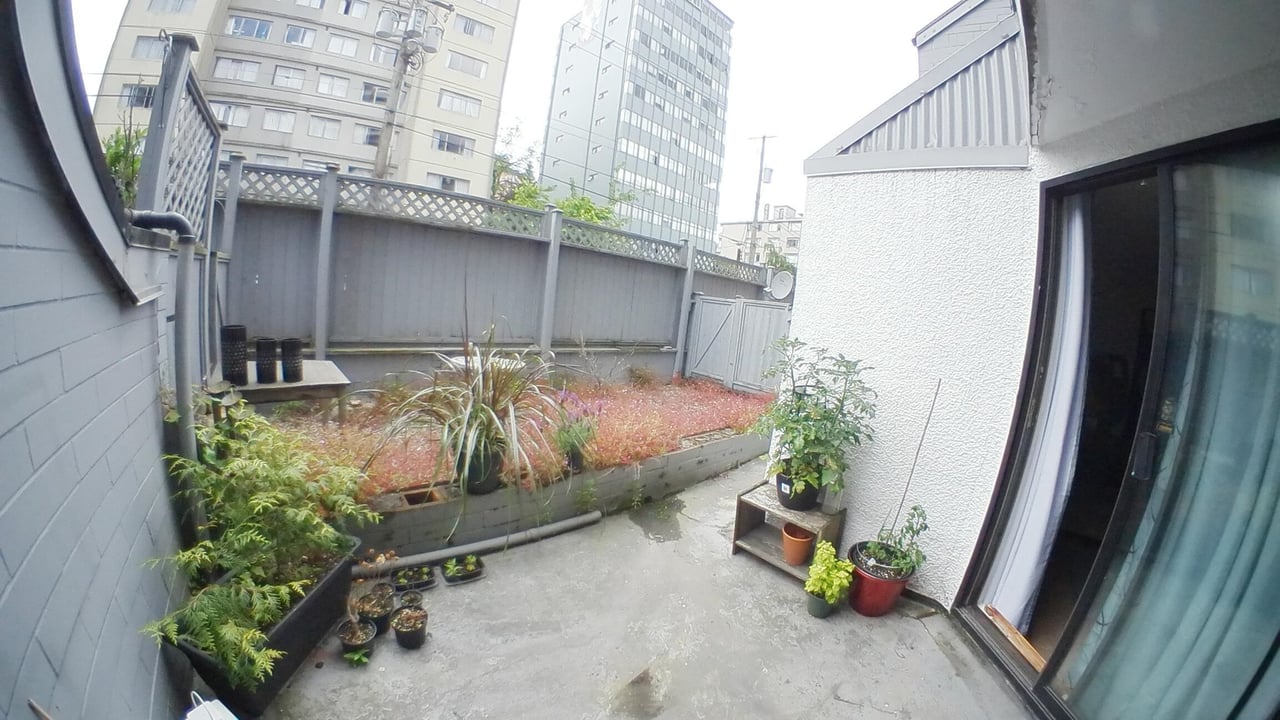 203-1270 Robson St