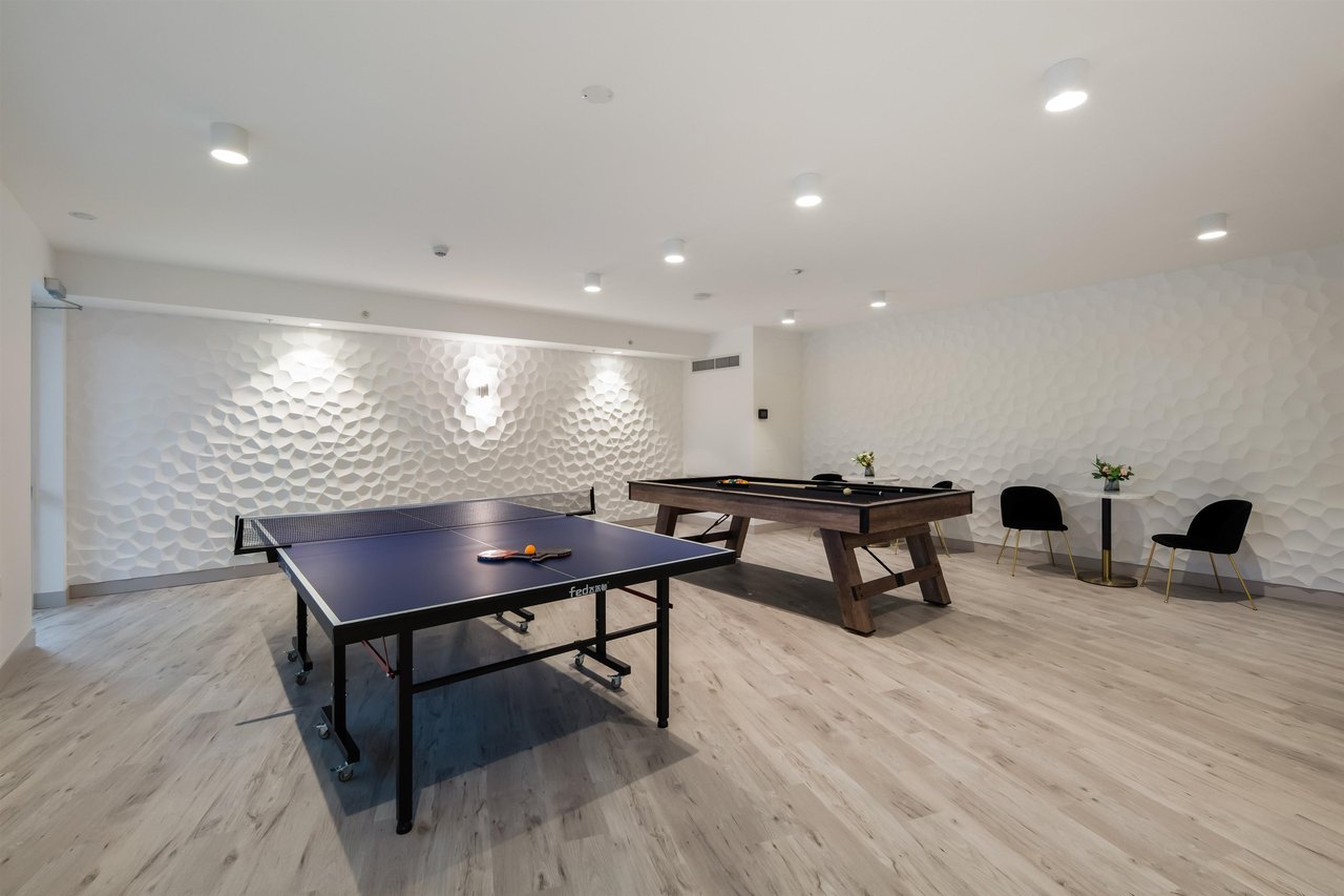 1007-5766 Gilbert Rd
