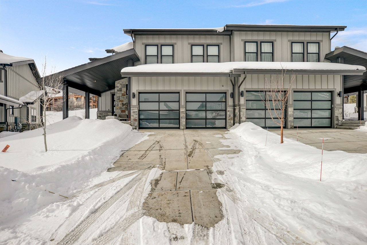 9957 N Meer Circle