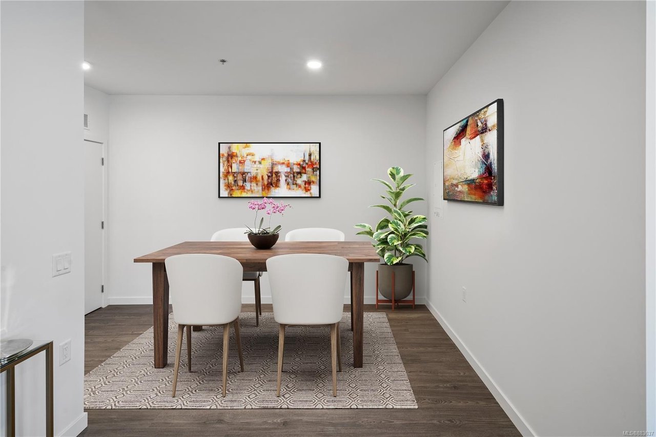 101-7162 W Saanich Rd