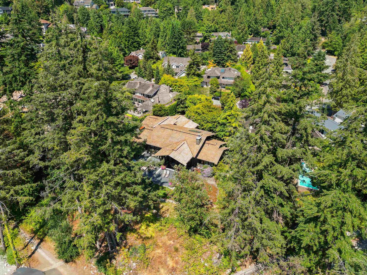4528 Caulfeild Lane