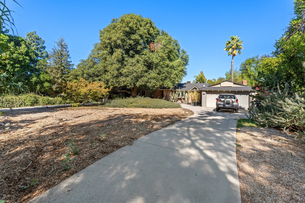 Sherwood Forest Mid Century Ranch with Massive Creative Potential 