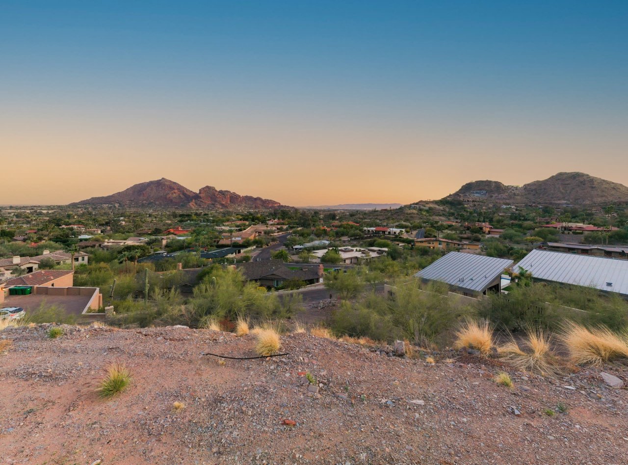 4540 E Moonlight Way, Paradise Valley, AZ