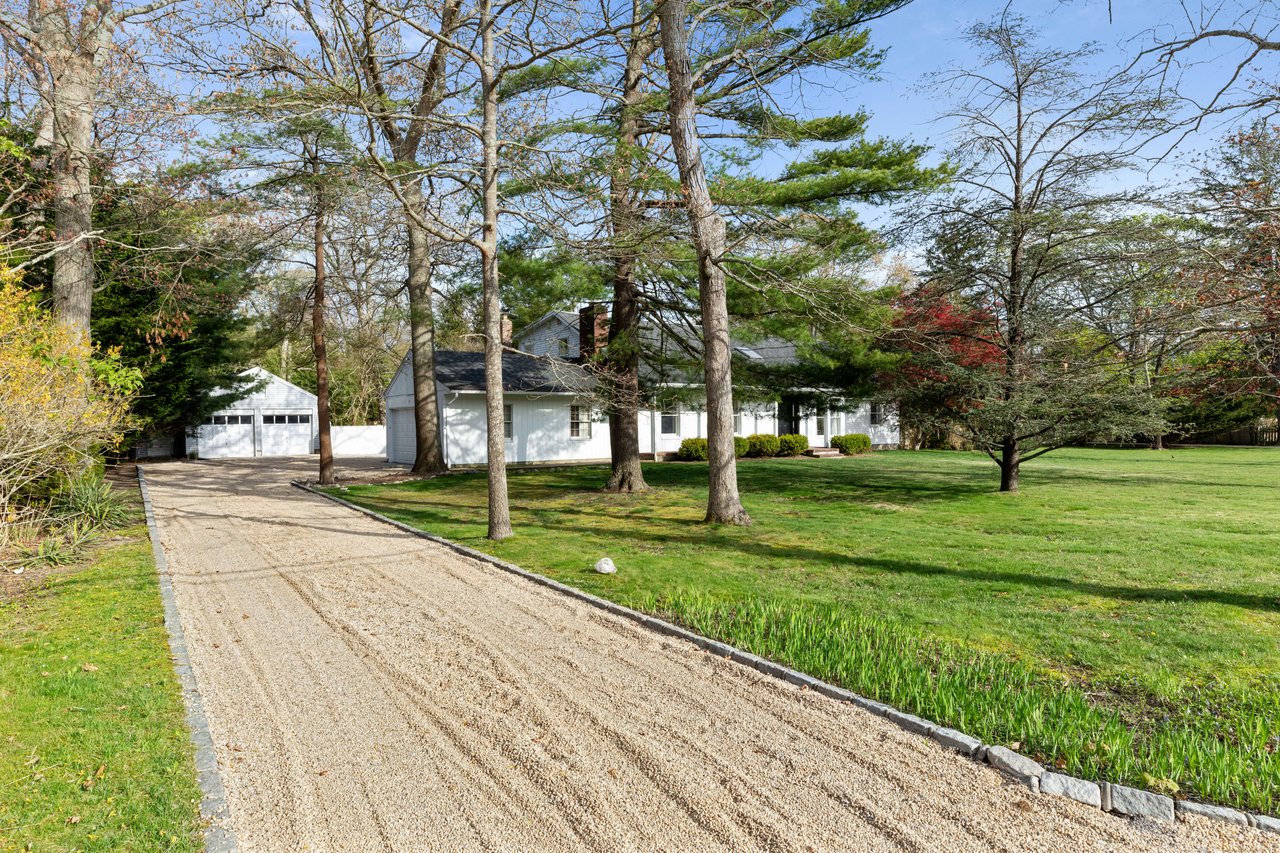 MOVE-IN READY WITH A POOL