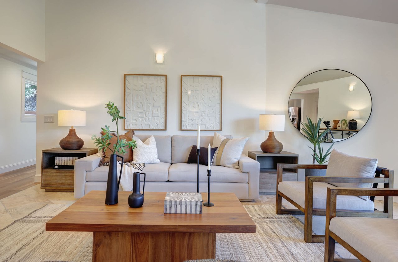 Gated Retreat in Los Ranchitos