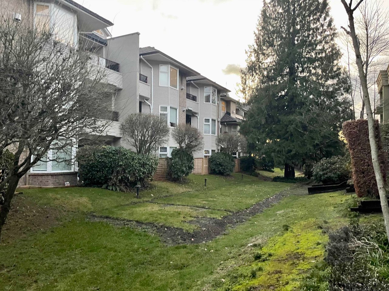 101-1966 Coquitlam Ave