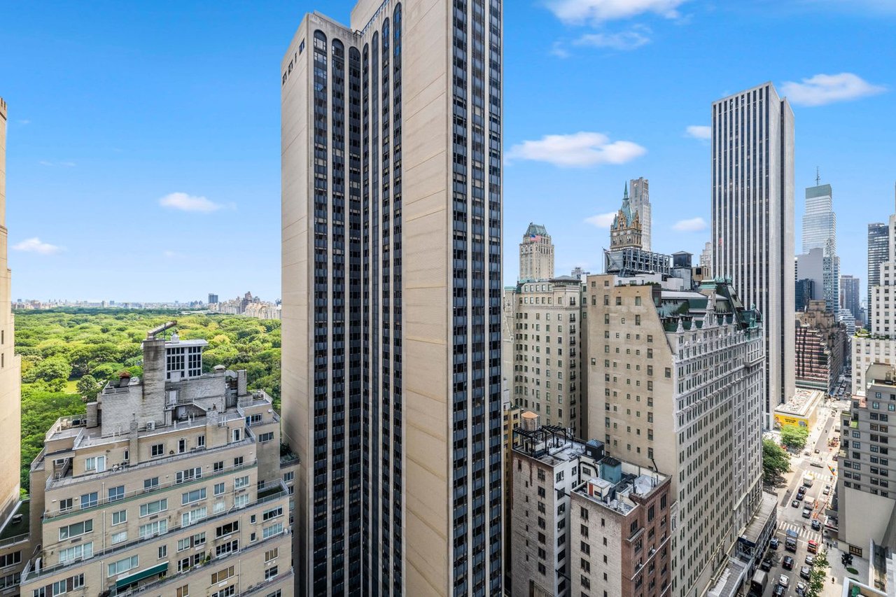 58 West 58th Street Unit: 27C