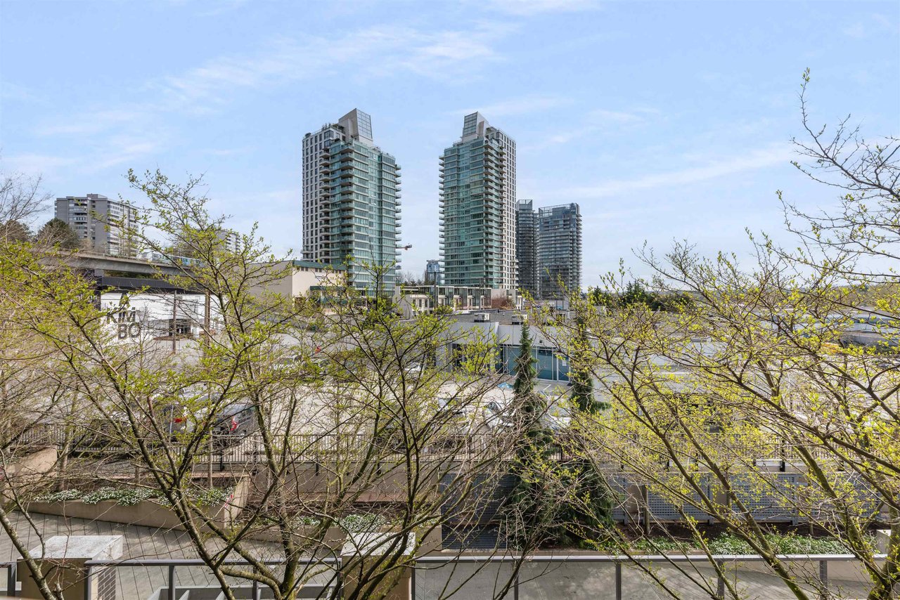 206-2133 Douglas Rd