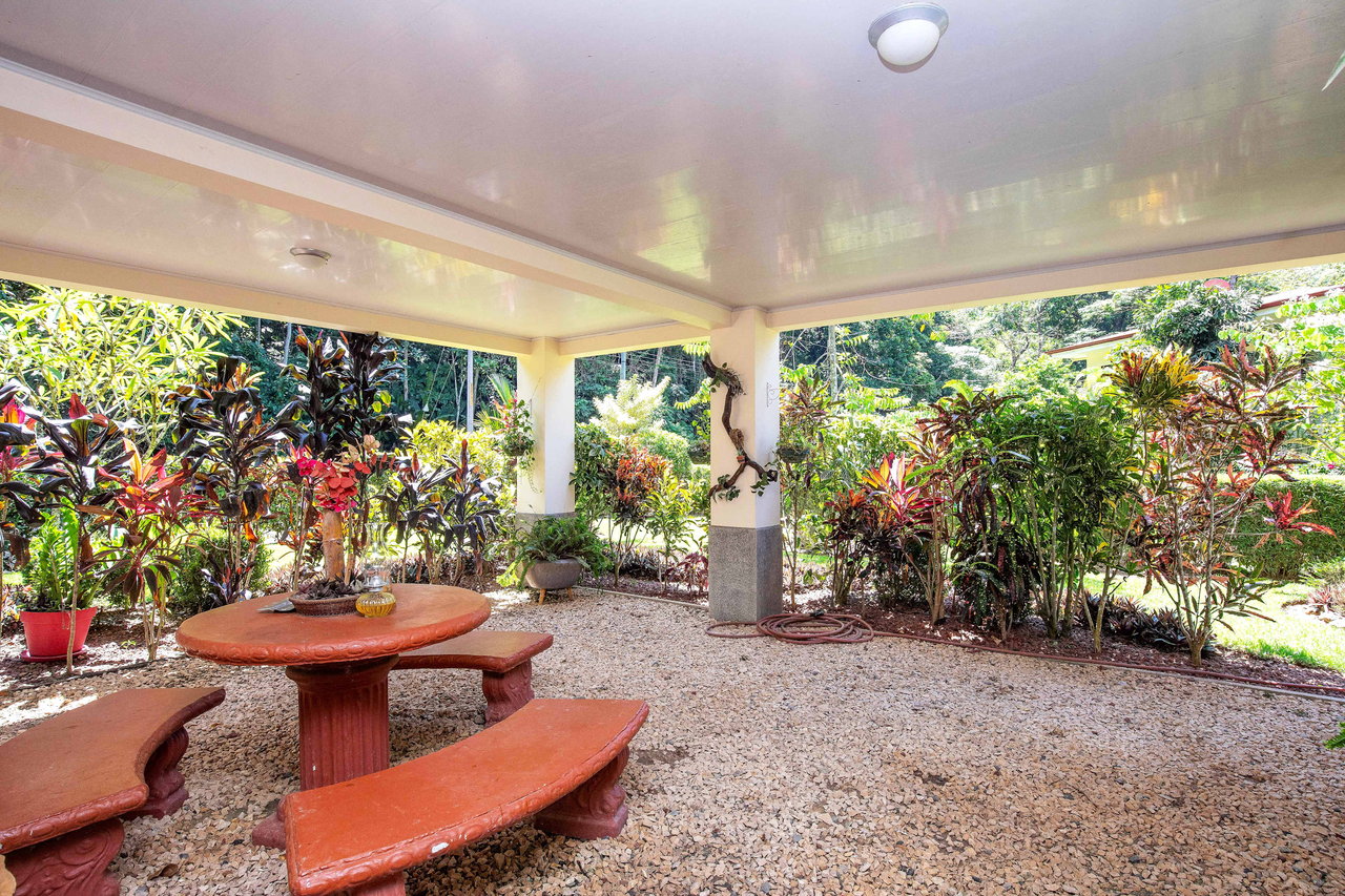 Wheelchair Friendly- 2 Bedroom house in a Quiet Community