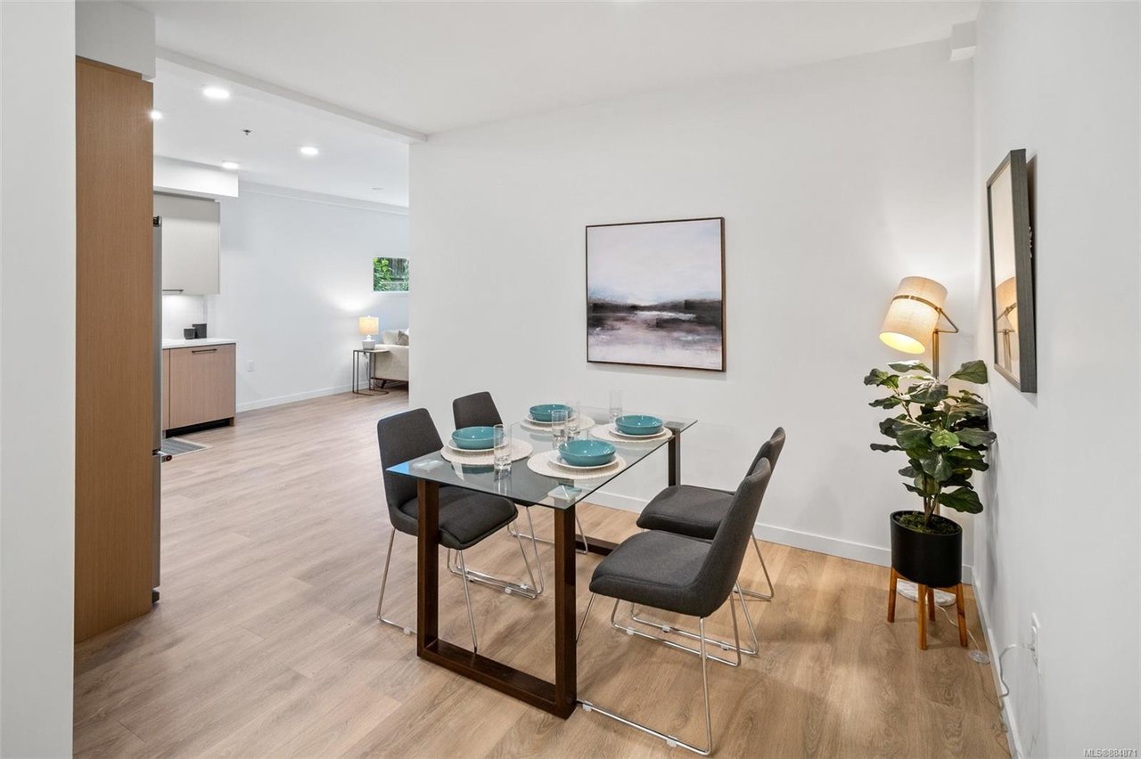 107-7162 West Saanich Rd, Central Saanich